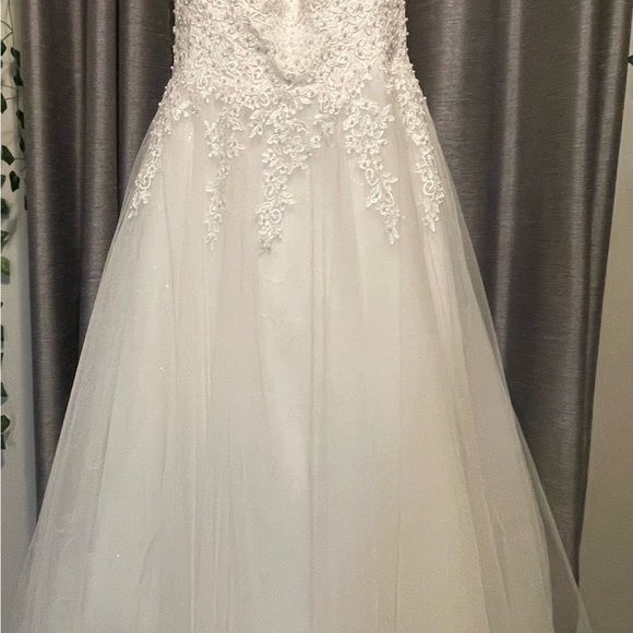 Hebeos V-neck Ball gown Sleeveless Sweetheart floor length Tulle Wedding dress - Picture 4 of 7